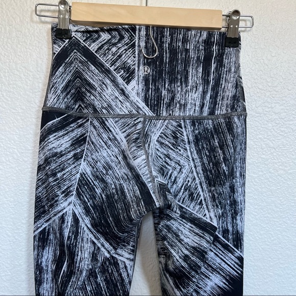 Lululemon- Wunder Under Pant *Full-On Luon (Roll Down) - Size 4 - Picture 8 of 11